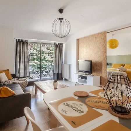 Le Printemps Apartment